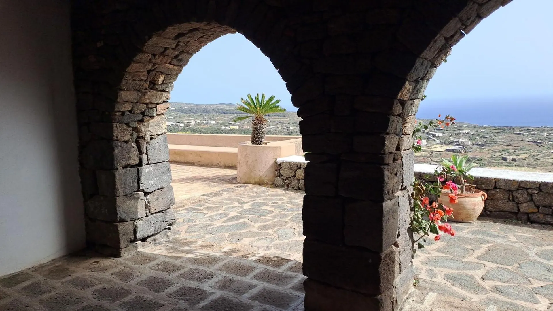 Dammusi Pantelleria Scauri location